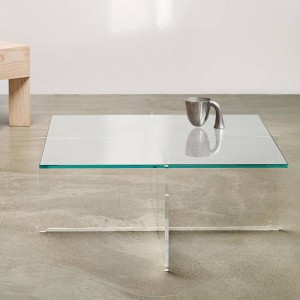 Mesa baja Crossplex de Bodil Kjaer para Karakter en Moises Showroom