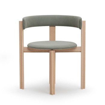 Principal Chair de Karakter Copenhagen en Moises Showroom Principal Chair de Karakter Copenhagen en Moises Showroom