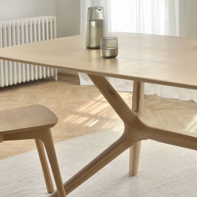 Mesa X Roble natural de Ethnicraft en Moises Showroom