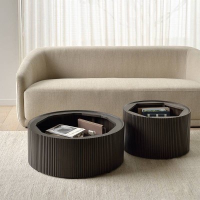 Mesas de café Roller Max de Ethnicraft en Moises Showroom Mesas de café Roller Max de Ethnicraft en Moises Showroom