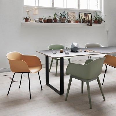 Muuto Table à manger 70/70