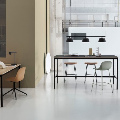 Ambit Rail Lamp Black de Muuto en Moises Showroom Ambit Rail Lamp Black de Muuto en Moises Showroom