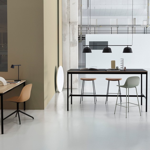 Ambit Rail Lamp Black de Muuto en Moises Showroom