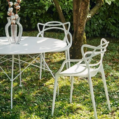 Table d’extérieur brillante par Antonio Citterio pour Kartell Table d’extérieur brillante par Antonio Citterio pour Kartell