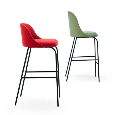 Taburete Aleta respaldo bajo y alto de Viccarbe en Moises Showroom