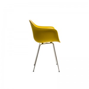 Silla Substance con brazos y estructura tubular de acero color mostaza