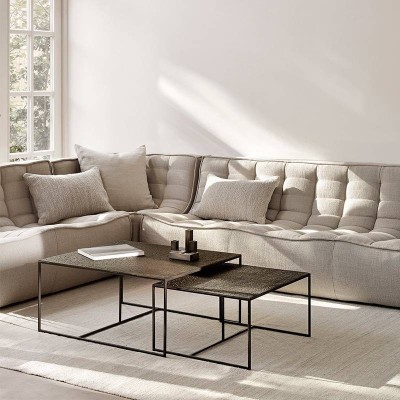 Conjunto mesa centro Pentagon de Ethnicraft en Moises Showroom Conjunto mesa centro Pentagon de Ethnicraft en Moises Showroom