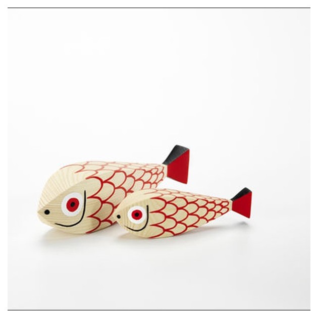 Wooden doll Mother Fish and child en Moises Showroom 4