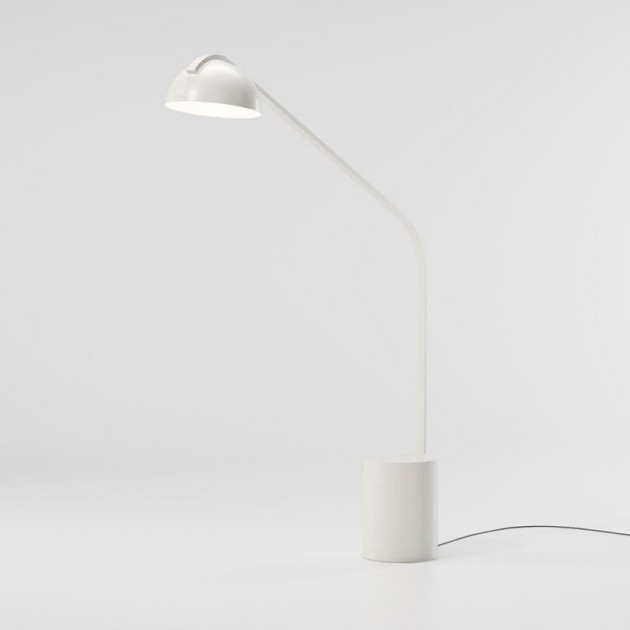 Half Dome Overhang Lamp de kettal en Moises Showroom