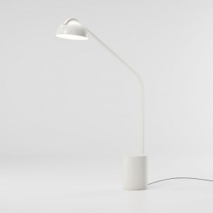 Half Dome Overhang Lamp de kettal en Moises Showroom