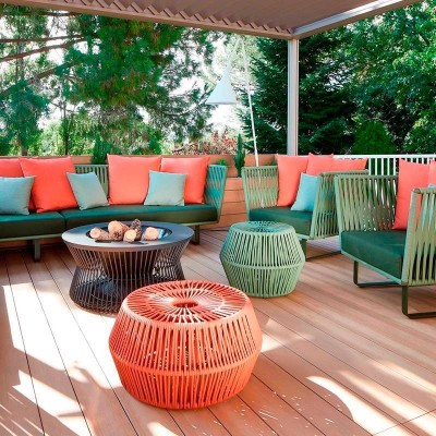 Pouf Zig Zag de kettal en Moises Showroom Pouf Zig Zag de kettal en Moises Showroom