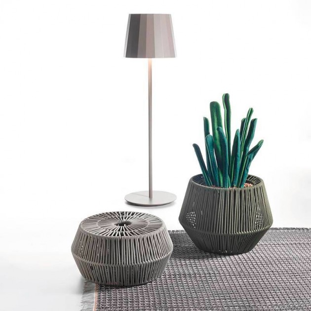 Pouf Zig Zag de kettal en Moises Showroom