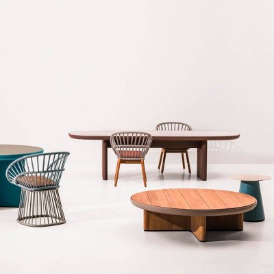 Silla Cala con patas madera Teca de Kettal en Moises Showroom Silla Cala con patas madera Teca de Kettal en Moises Showroom