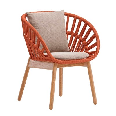 Silla Cala con patas madera Teca de Kettal en Moises Showroom Silla Cala con patas madera Teca de Kettal en Moises Showroom