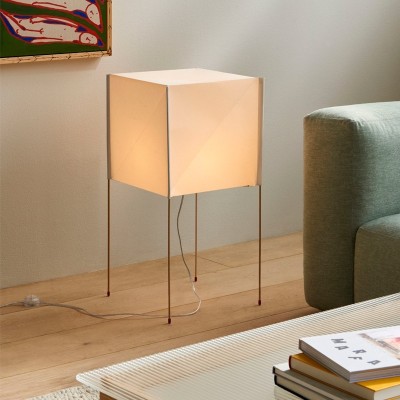 Lámpara Paper Cube Floor Lamp encendida imagen ambientada salón HAY Lámpara Paper Cube Floor Lamp encendida imagen ambientada salón HAY