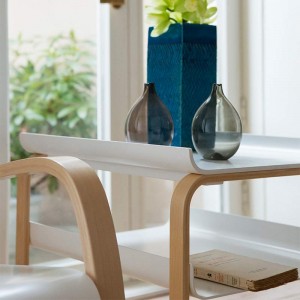 Mesa 915 blanca Artek ambiente 1