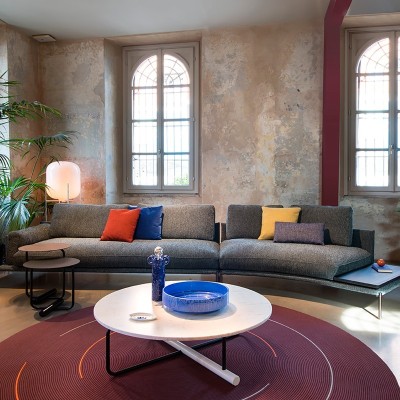Salón ambientado sofá modular Noah de Zanotta