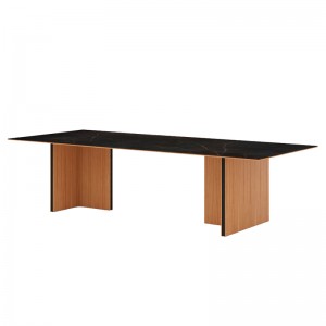 Mesa de comedor Stockholm roble super mate con aluminio anodizado negro tablero cerámico de Punt Mobles.