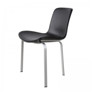 Silla PK 8™ tapizada aura black de Fritz Hansen.