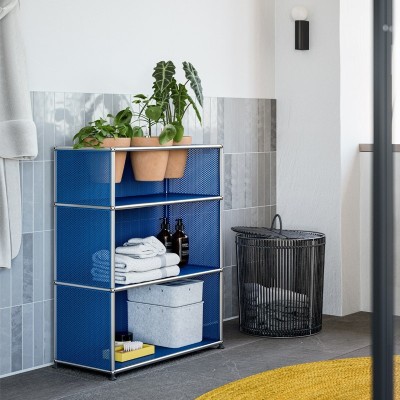 Imagen ambientada estantería modular USM Haller perforada con plantas