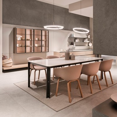Bai chair made of Ondarreta with wooden base and integral upholstery