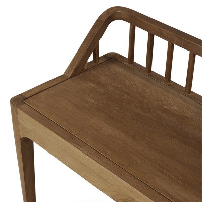 Detalle asiento banco Spindle en teca reciclada de Ethnicraft Detalle asiento banco Spindle en teca reciclada de Ethnicraft