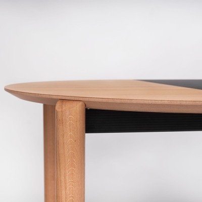 Ondarreta, Extendable round Juno table Ondarreta, Extendable round Juno table