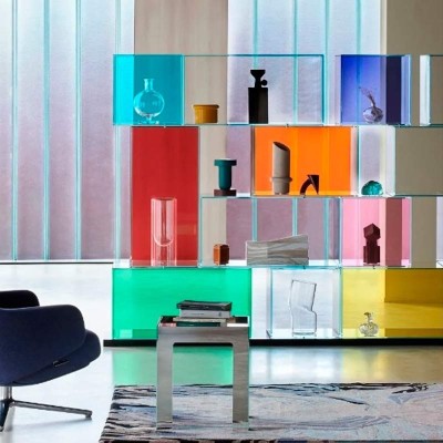 Librería Quantum ambientada Glas Italia