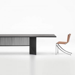 Mesa Maestro Acerbis design detalle con silla