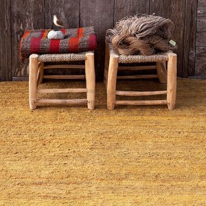 ambiente detalle Alfombra Earth ocre Nanimarquina