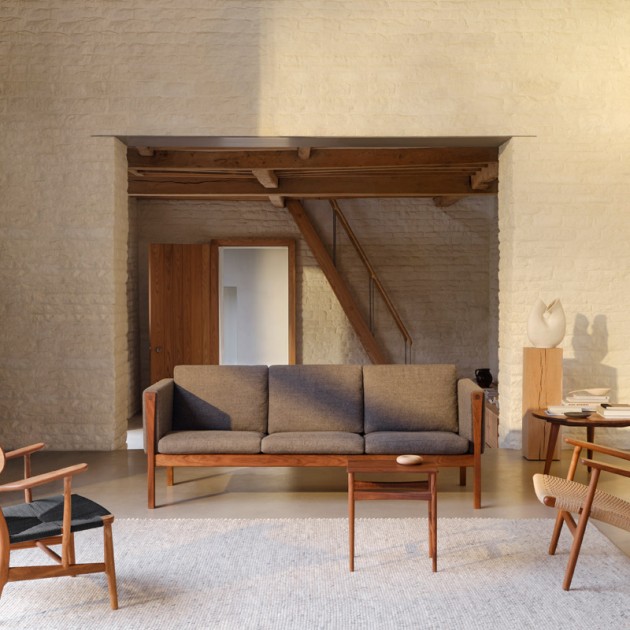 Imagen ambientada salón sofá CH163 de Carl Hansen