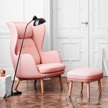 Fauteuil RO avec pieds en bois Fritz Hansen Fauteuil RO avec pieds en bois Fritz Hansen