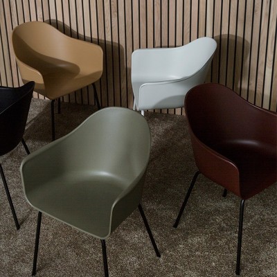Silla con brazos Harbour de Audo Copenhagen
