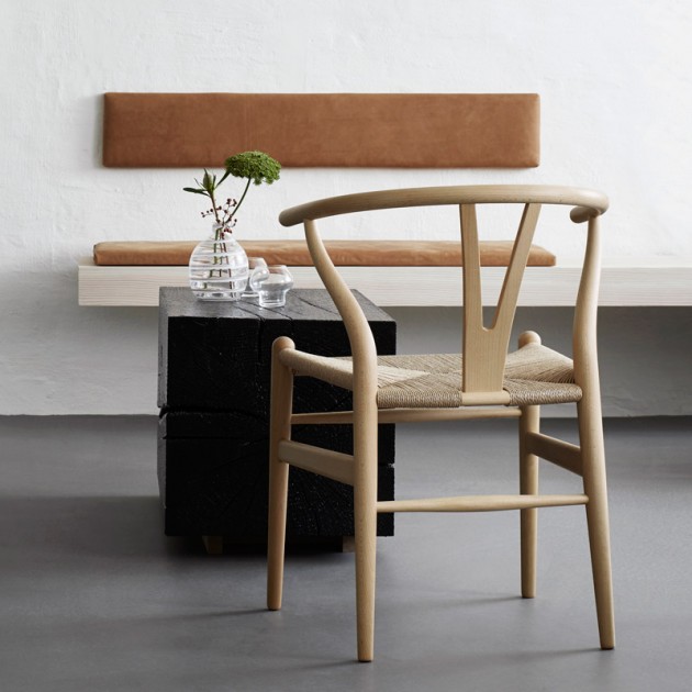 Imagen ambientada sala estar silla CH24 Wishbone haya aceite de Carl Hansen