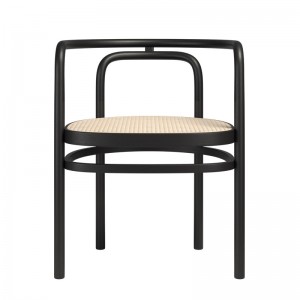 Silla PK15 en fresno lacado negro de Fritz Hansen