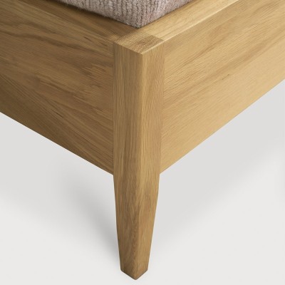 Cama Spindle individual de Ethnicraft Cama Spindle individual de Ethnicraft