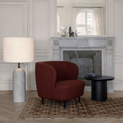 Fauteuil Stay avec pieds en bois en Gubi Fauteuil Stay avec pieds en bois en Gubi