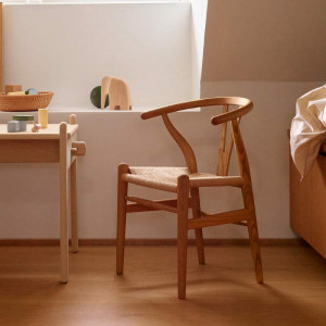 Silla CH24 Children´s Wishbone Carl Hansen habitación