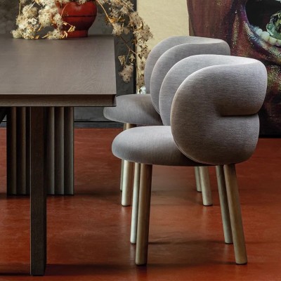 Moroso, Chaise Getlucky avec piètement en chêne Moroso, Chaise Getlucky avec piètement en chêne