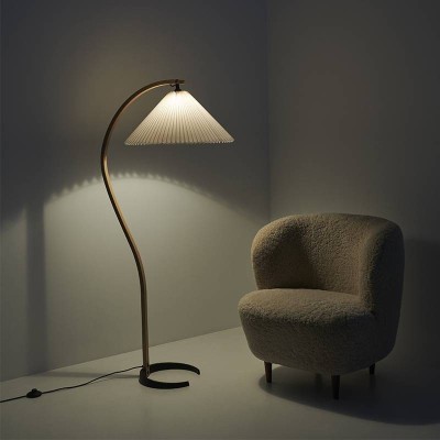 Lampadaire Timberline de Gubi
