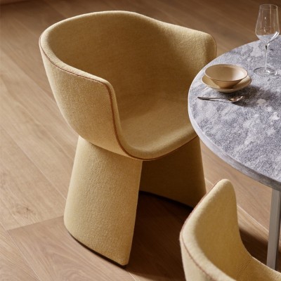 Fritz Hansen, Silla de comedor Monolit