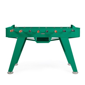 Imagen frontal del futbolín RS2 de RS Barcelona en color verde esmeralda. Disponible en Moisés showroom. Imagen frontal del futbolín RS2 de RS Barcelona en color verde esmeralda. Disponible en Moisés showroom.