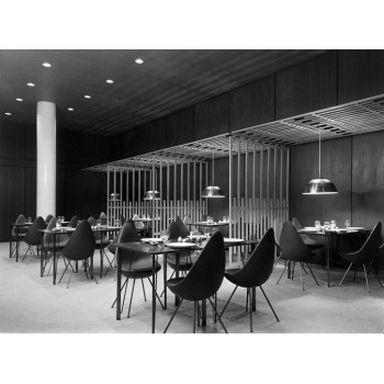 Silla Drop tapizada de Fritz Hansen en Moises Showroom 6 Silla Drop tapizada de Fritz Hansen en Moises Showroom 6